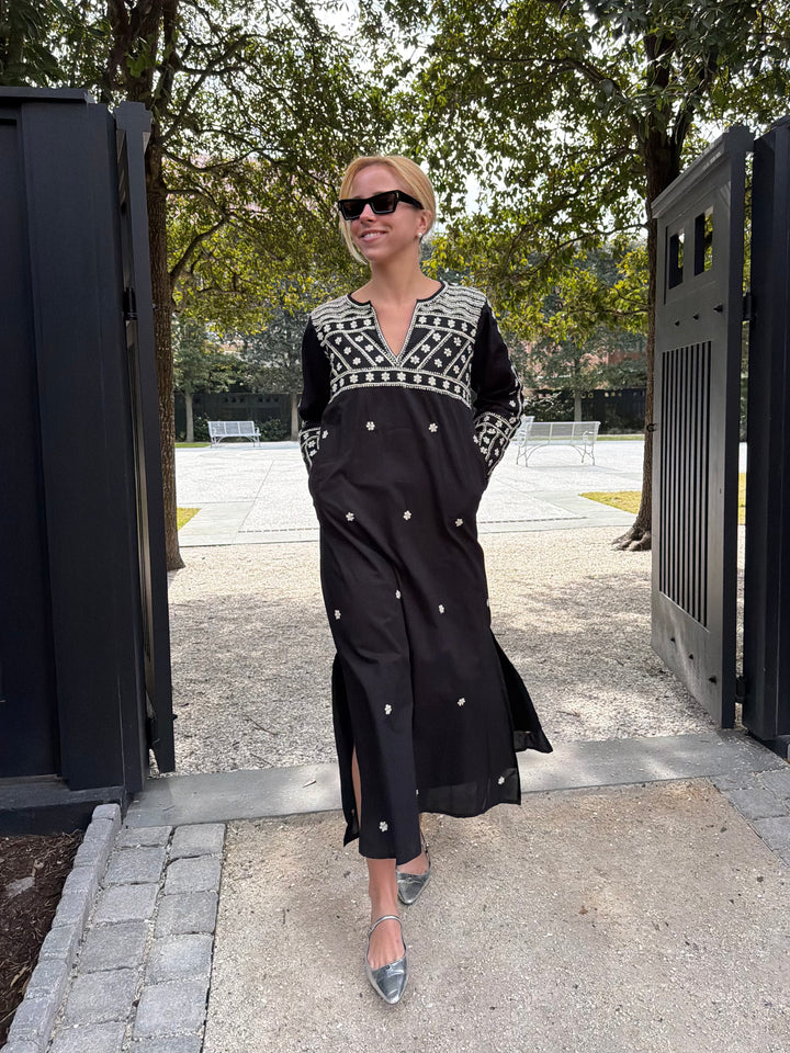 Molly Maxi Dress Hand Embroidered Black/White